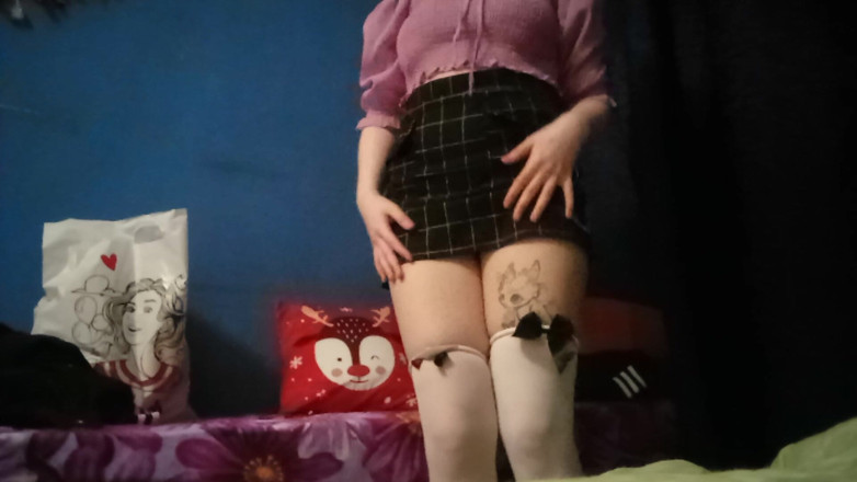 Miss_Kaprizzz19: Cuba Jangan Pancut Dari Striptis Saya, Saya Berbogel