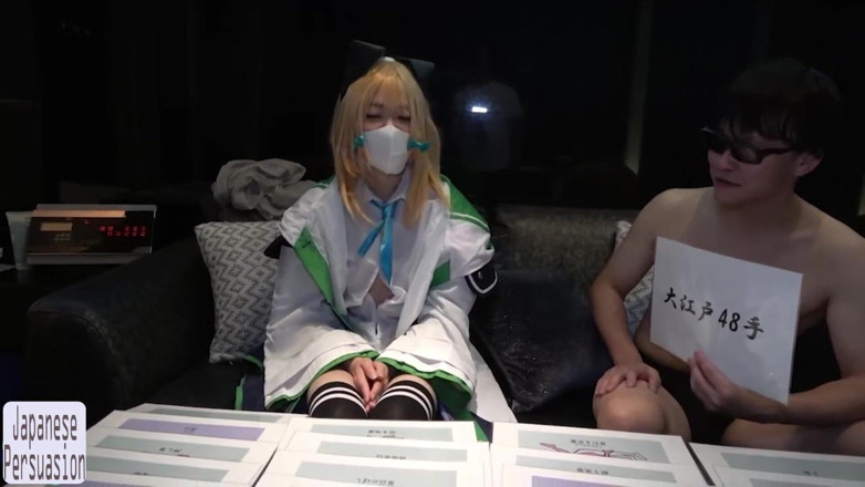 Far east hentai works: Creampie dans la cour après un jacuzzi, une scène espiègle...