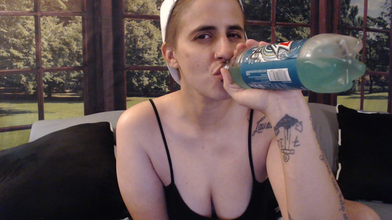 Abby Anna: Mtdew - explosión de burbas