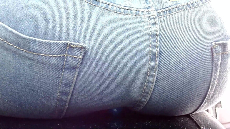 Maeling: Călcată în Blugi și Cur Denim