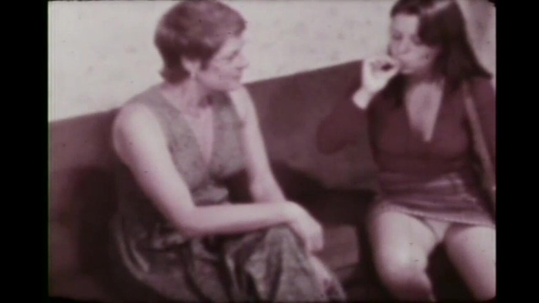 Vintage megastore: Vintage miLF con figa pelosa scopata e sborrata in bocca...