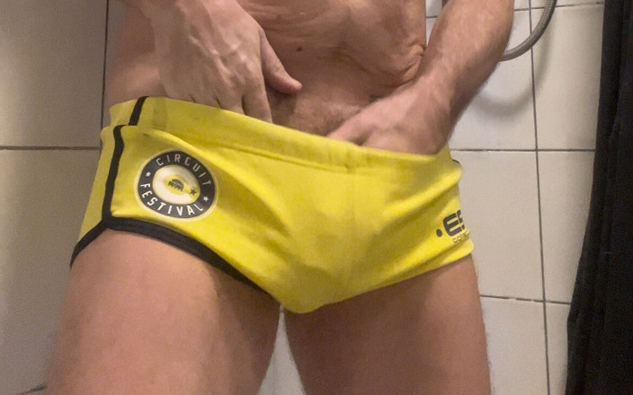 Stefanos: Papà aveva bisogno di una doccia, ma mi sono eccitato