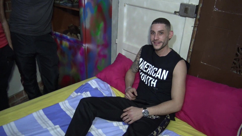 Gaybareback: Сексуального гея відтрахав гетеросексуальний цікавий чувак