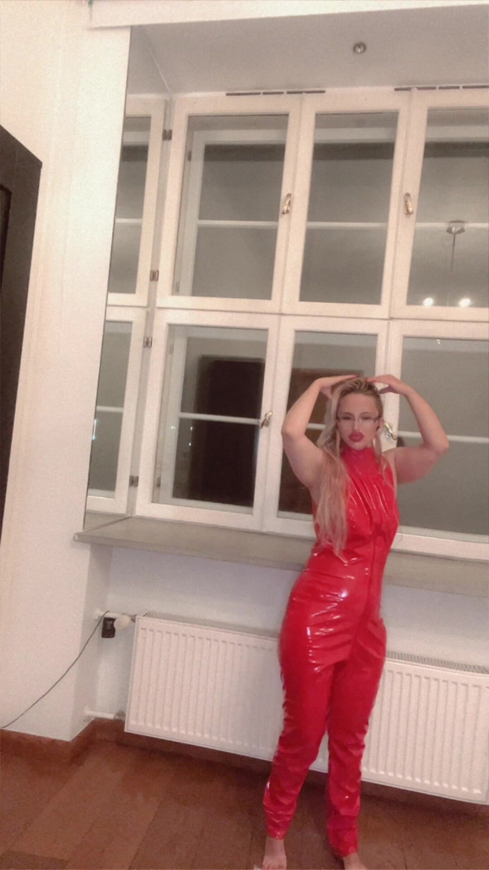 FinDom Goaldigger: Dollars, pluie