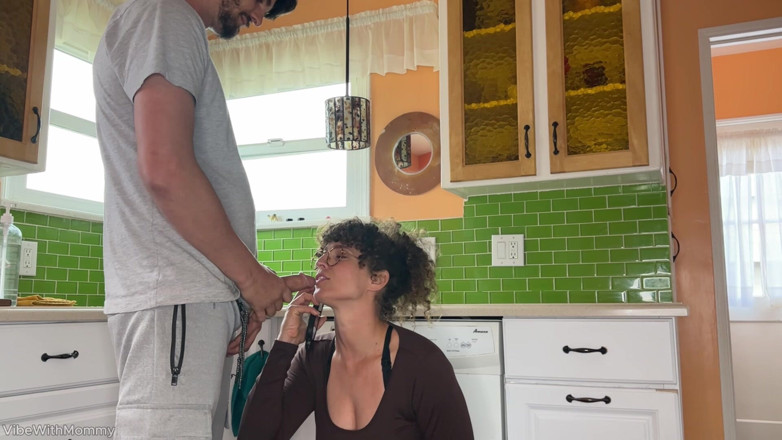 VibeWithMommy: Ateşli evli kadın seni yüz yüze sikiyor