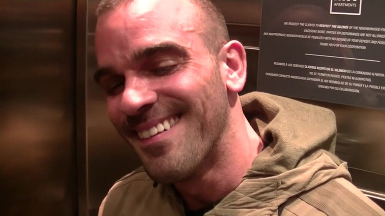 Jess Royan XXX: French dude fucked bareback by Damien Crosse by surprise