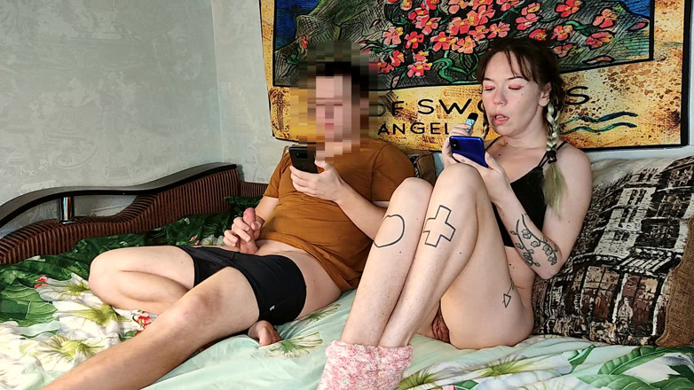 Blowjobs Alice: Asijská nevlastní sestra sleduje porno se svým nevlastním bratrem