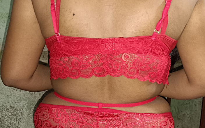 Queen4desi: Des bombasses sexy avec une indienne desi en dessous du...