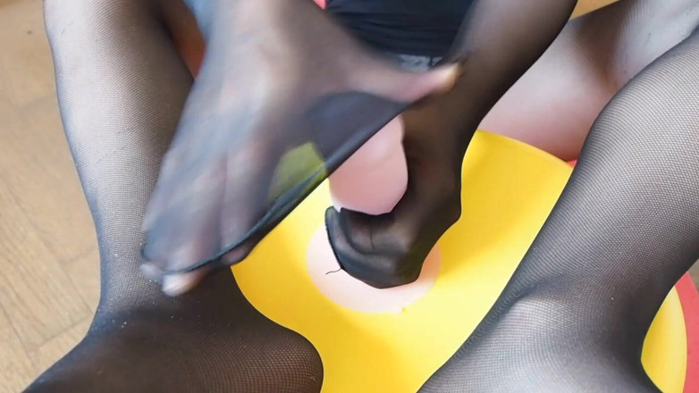 Mayumi Kanzaki: Vidéos De Fétichisme Des Collants Pieds