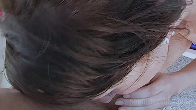 Sextermedia by Pete: Con đĩ tóc nâu được xỏ lỗ âm hộ và cái mông khít...