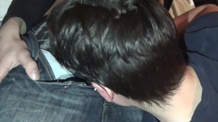Gaybareback: Il twink Garfuel scopato senza preservativo dal cazzo XXL di...