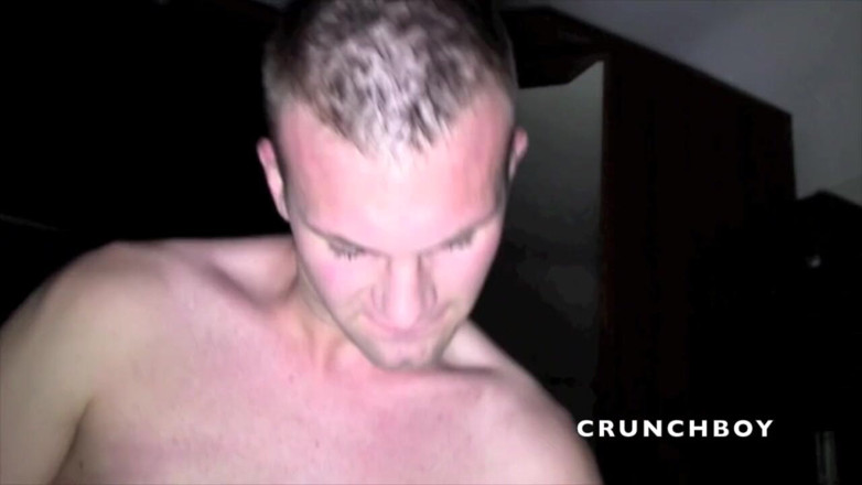 Crunch Boy: Lucas zerżnięty przez tak seksownego prostego chłopca ciekawskiego