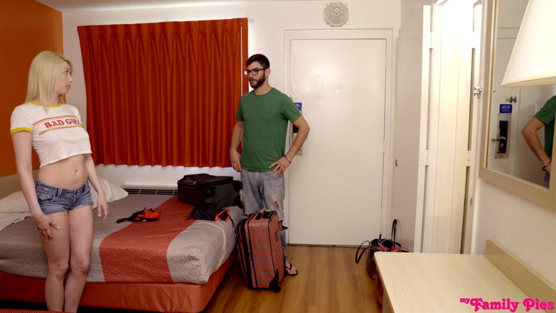 My family pies: Group Vacation Sex - S3e5