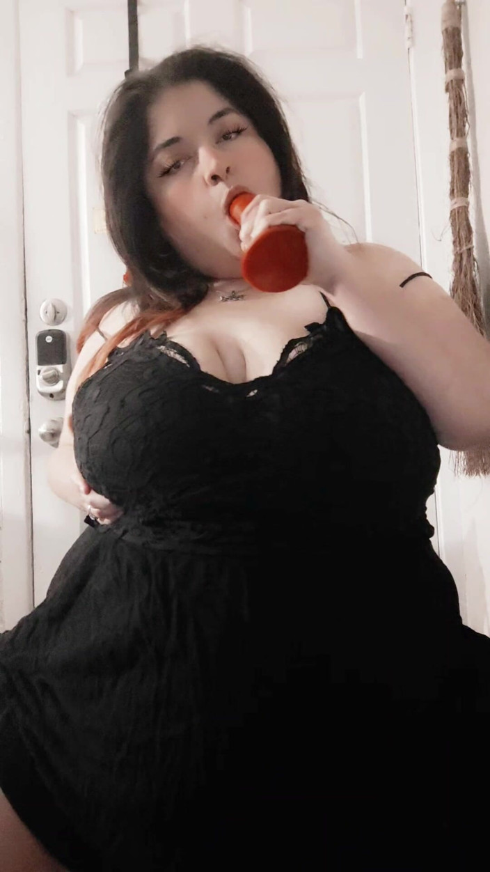 Domina Succubus: Roter dildo hat mich so nass gemacht