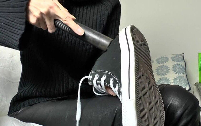 Lady Victoria Valente: Le scarpe da ginnastica aspirapolvere chuck