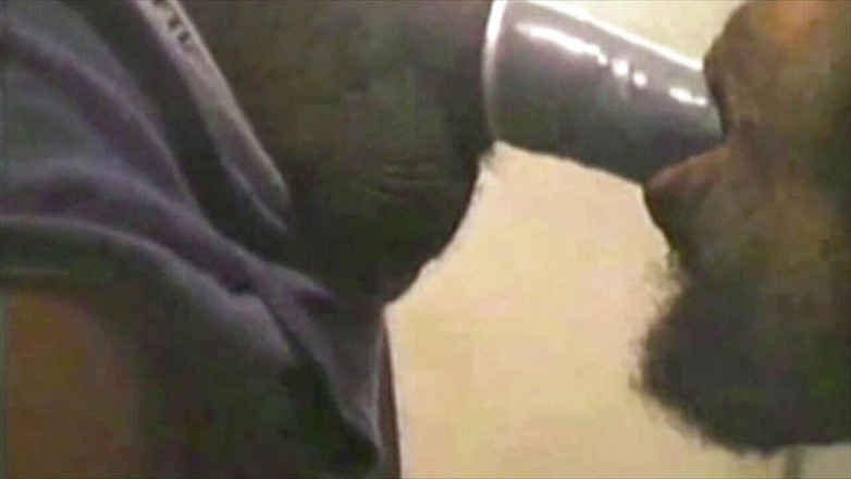 Black fuckers with big cock: Str8 black चूसा जाना स्वीकार करते हैं लेकिन कंडोम के साथ
