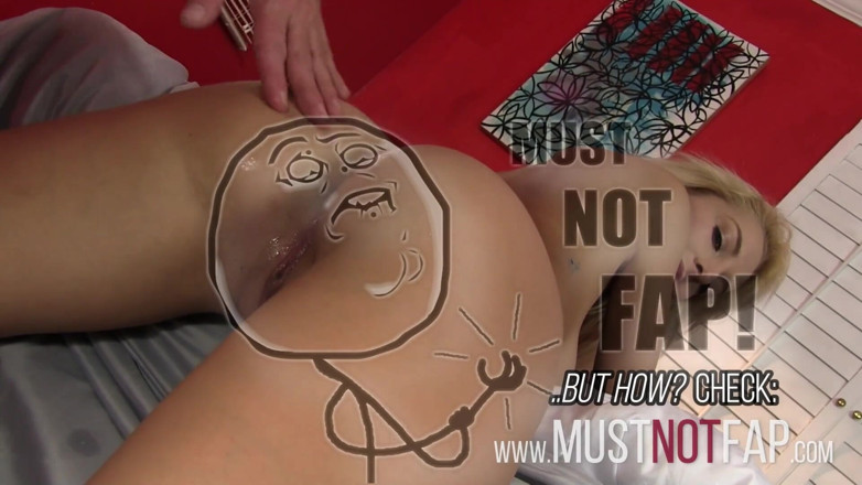 Leon Lambert Girls Twerk Parties CFNM: ホットタイトなブロンドの潮吹きと兼後と前に年上の男のcumminに彼女の濡れた猫の唇とお尻