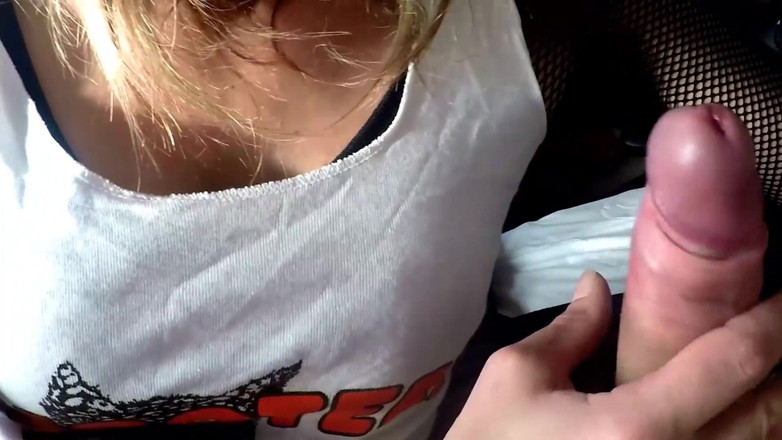 Nylon Xtreme: Footjob i nylonowa maska na dziewczynie hooters