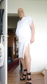 Biały Kaftan, Rajstopy I Seksowne Szpilki