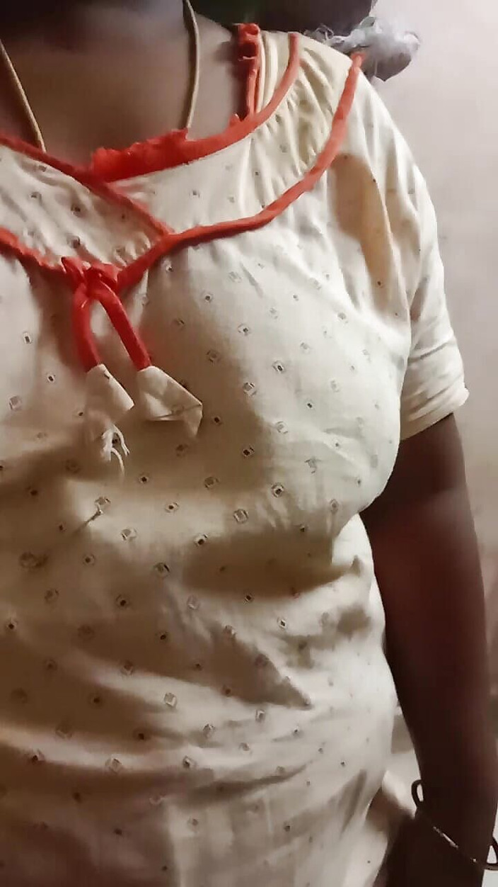 Tamil Anti Uma235: Ho guardato la gola dore di mia moglie ed era...