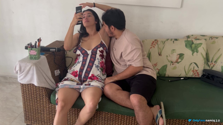 Dakotasex: Crot adik tiriku di sofa di rumah keluarga!