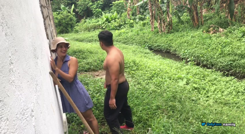 Dakotasex: Eu fodi a enteada do meu vizinho, o jardineiro dentro...