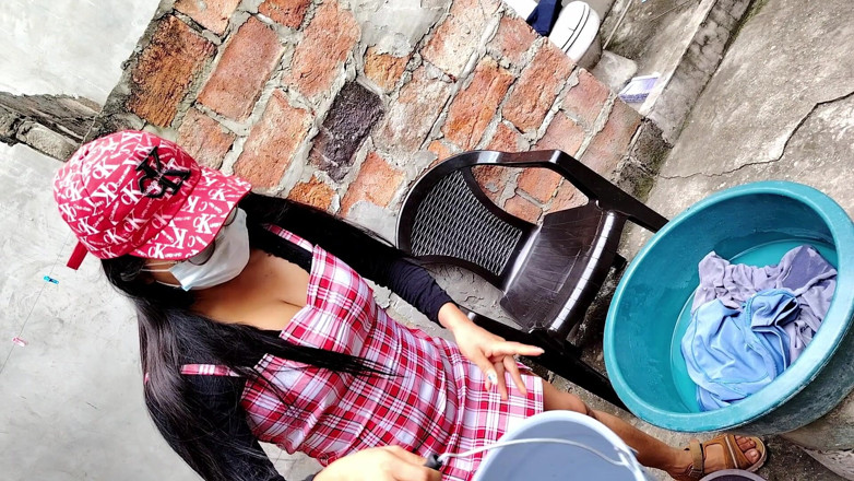 NEGRITA SEXY: 쾌락의 발견 계모는 그녀의 속옷으로 그녀의 배다른 아들을 놀라게하고 자신의 환상을 탐닉하기로 결정