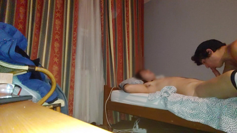 LeoTeenLatinos: Mezirasový gay sex s ruským femboyem