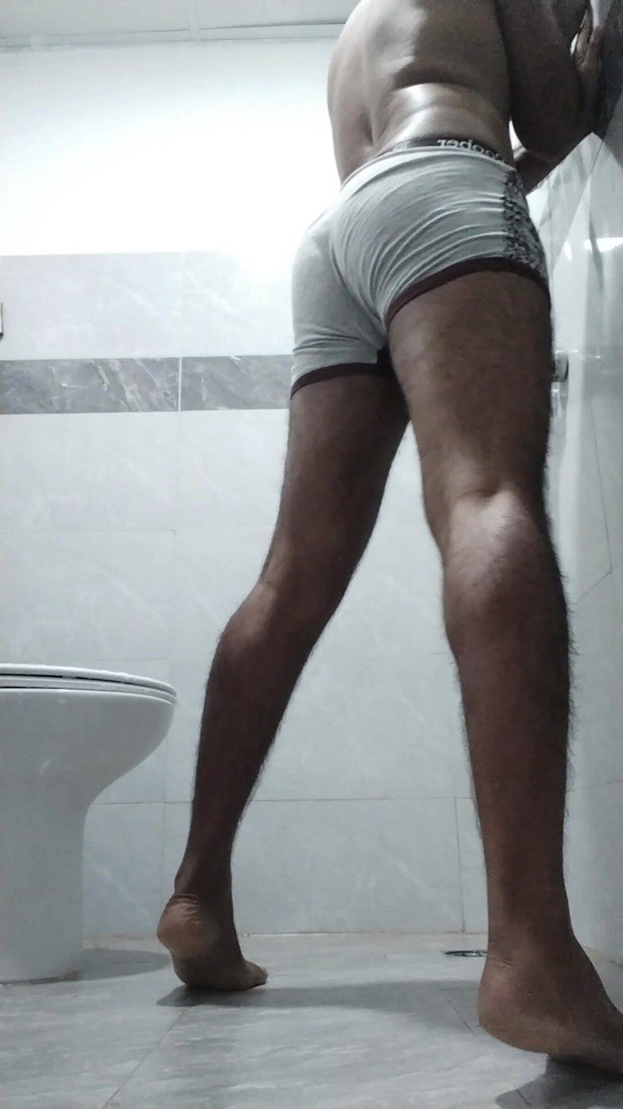 Liam Brandon: Mostrando bunda