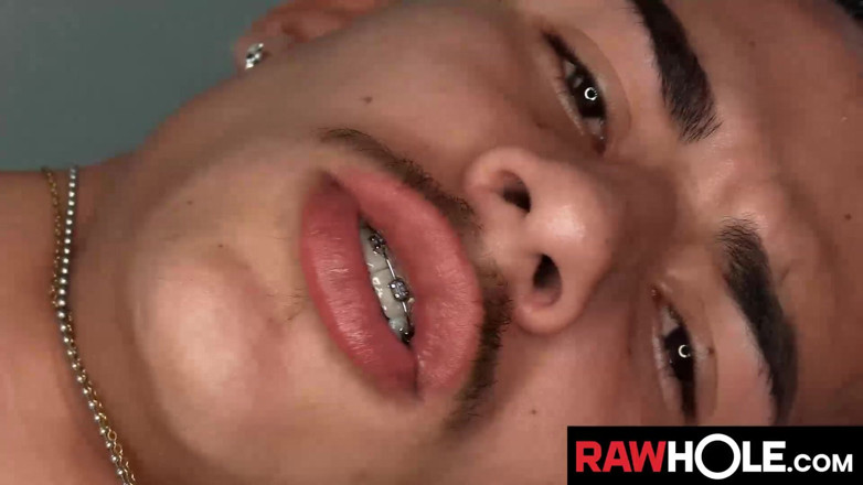 Raw Hole: Сира Красива Тайга любить терти його величезний член