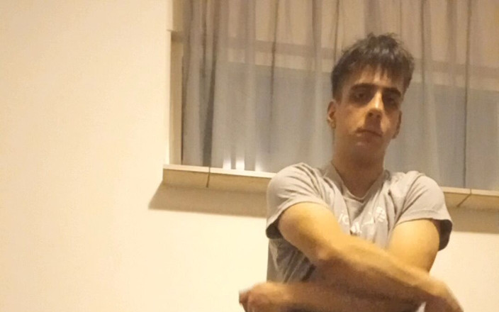Fake male: Solo-job
