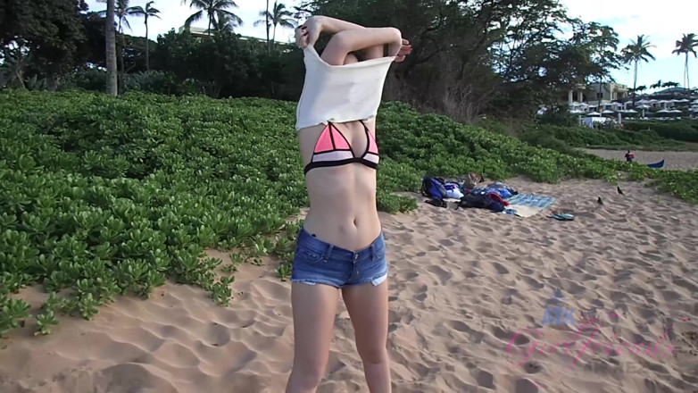 ATK Fans (Girlfriends): Virtuele vakantie Hawaii met Karly Baker 1/9