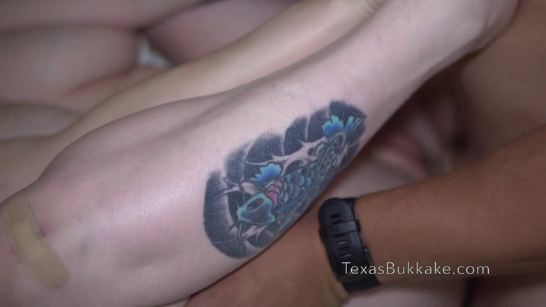 Bukkake & Gangbangs from Texas!: Первый гэнгбэнг и буккаке с Cassidy
