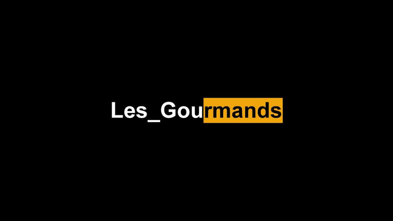 Les Gourmands: Mi madrastra con una máscara me chupa y masturba mi...