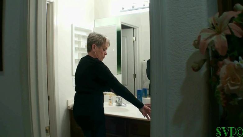 Nasty grannies: Strip poker con la abuela cosecha recompensa inesperada