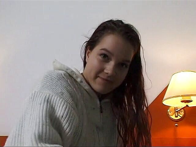 Lucky Wankerz: Brünette amateur-schlampe in solo-action
