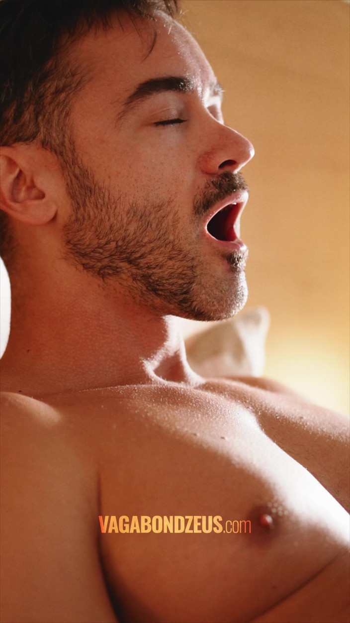 VagabondZeus - Erotic Filmmaker: ビッグ・カム・ファウンテンとのオナニーセッション