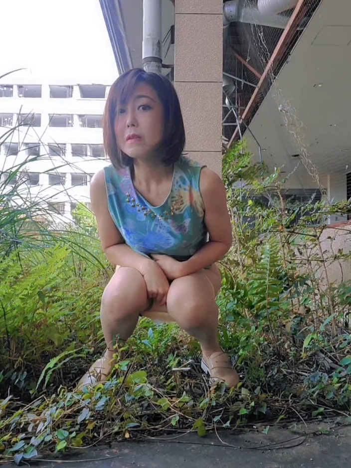 Mayumi Kanzaki: Outdoor-belichtung und pinkeln