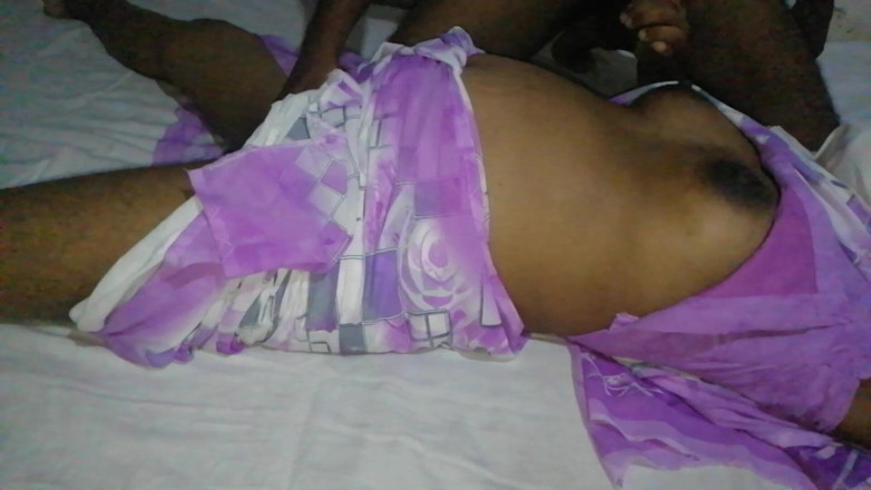 Sweety In Bed: Bangali girl escritório descanso quarto peitos comendo