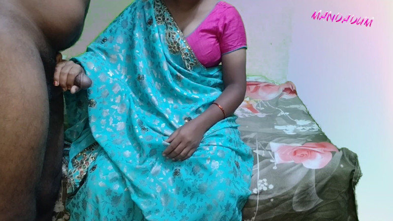 Mandadum: Telugu House Wife Romance Boobs Pressing in Boy Frind