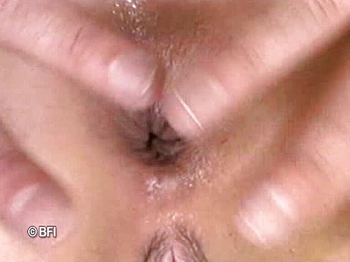 Battle of the asses and pussies: Hot chick fuck hard