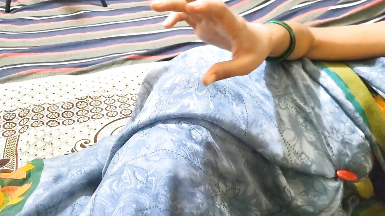 Desi telugu couple: Une desi indienne insatisfaite trompe son mari et baise avec...