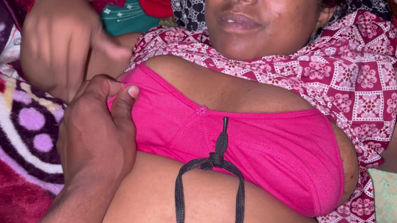 Shila Porn: Indiana tia fodida por seu jovem meio-irmão pela primeira vez