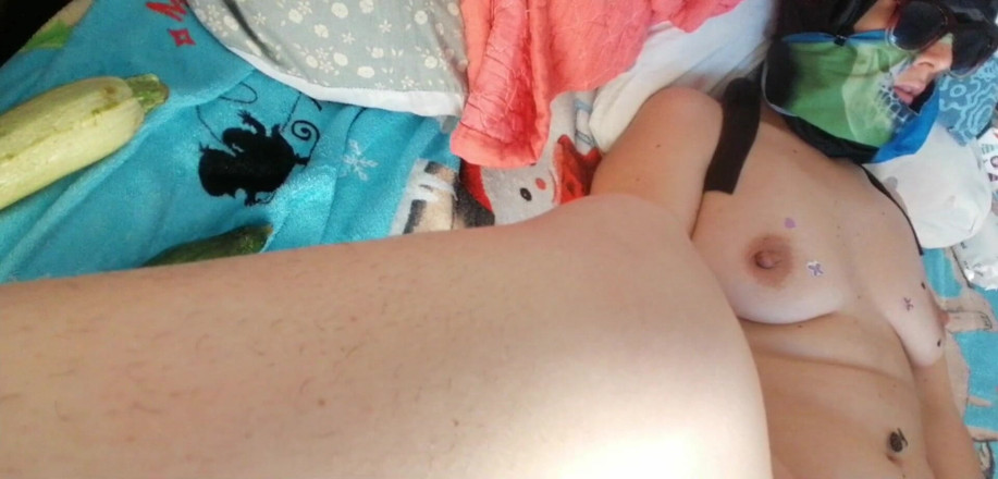 Amateur_MS: Дружина-любитель Мастурбує Пальцями В Її Пизді.