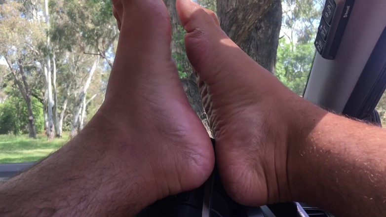 Manlyfoot: Đi qua thủ đô đã kết thúc với việc bị nhốt trong...