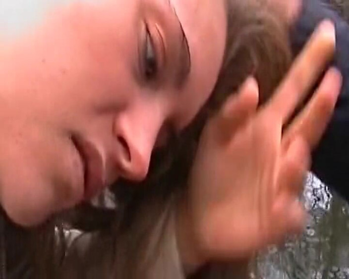 Deutsche XXX Filme: Magnífica chica rubia de Alemania chupando una polla en un...