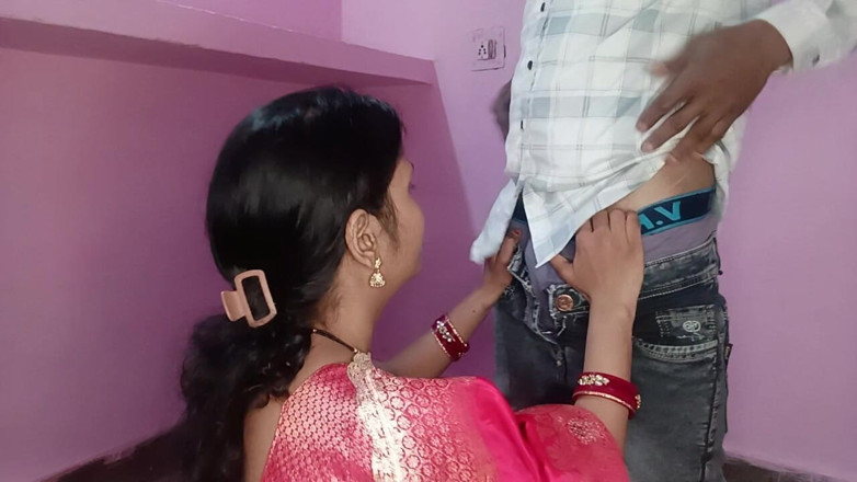 Shahilsingh119: Bhabhi en sari rojo