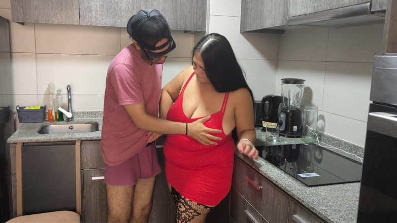 Riderqueen: BBW MILF Ibu Tiri Fuck Kitchen - Video Lengkap untuk Penggemar