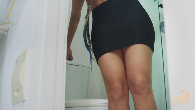 Venusss fetish: Величезні пукає у ванній кімнаті готелю!