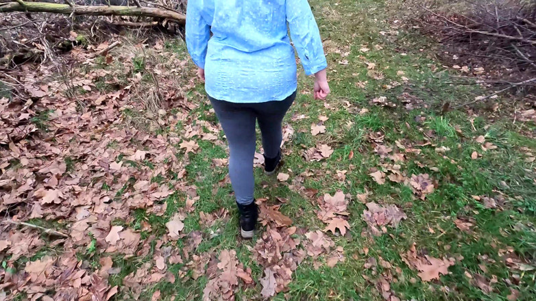 Bouncy Tits Action: на грудях на відкритому повітрі